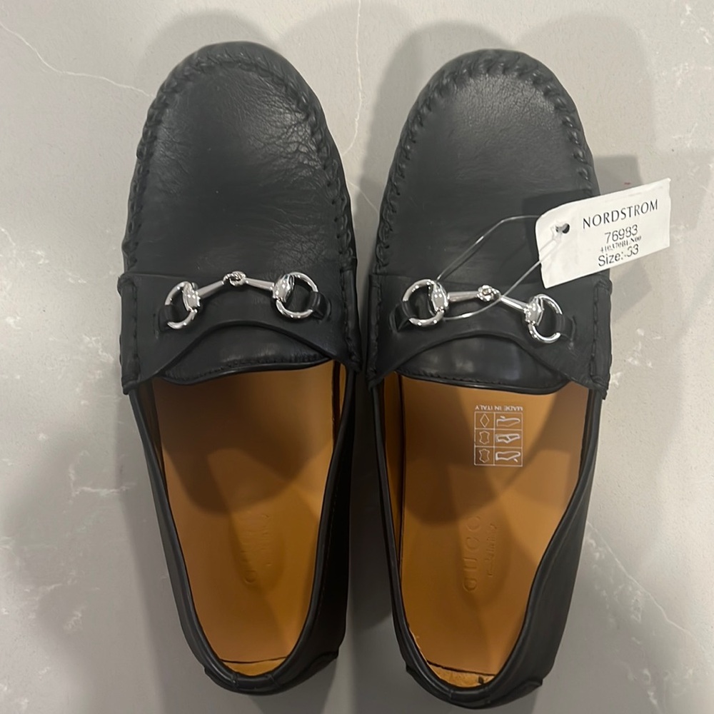 New Gucci boys shoes. Made in Italy. Size 33.Loafer with horsebit.